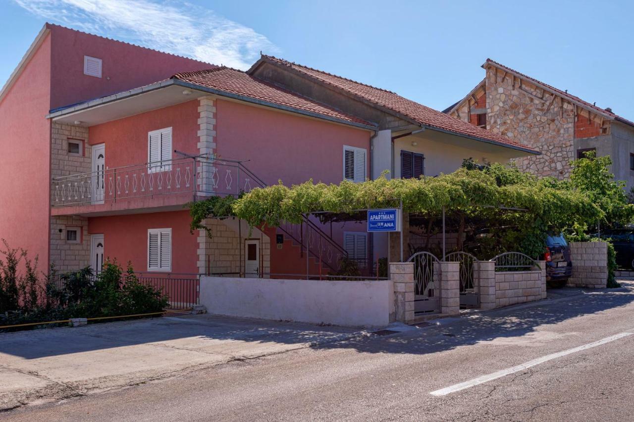 Ana Buratovic Apartament